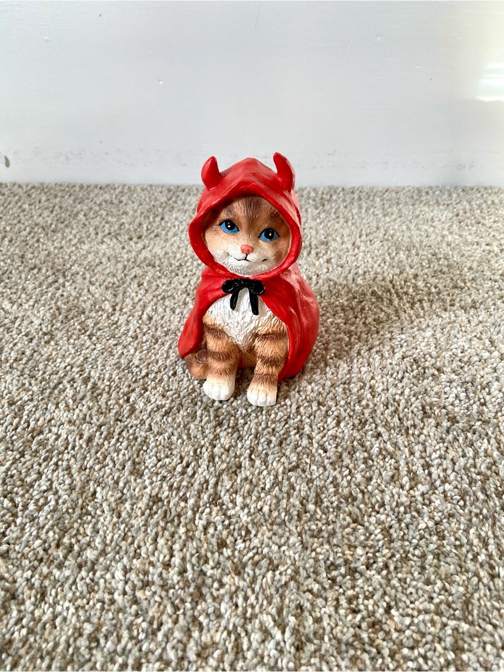 Collections Etc Halloween Cat Figurines Set of 4 Costume Witch Devil Vampire - Picture 9 of 15